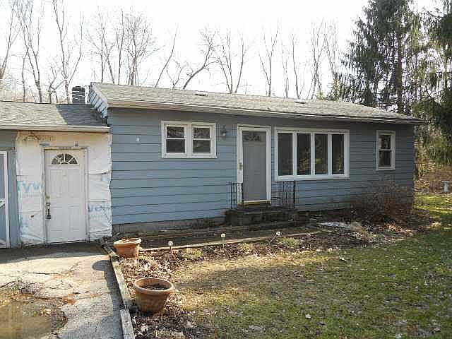 1st image of 107 Honeywell Ln