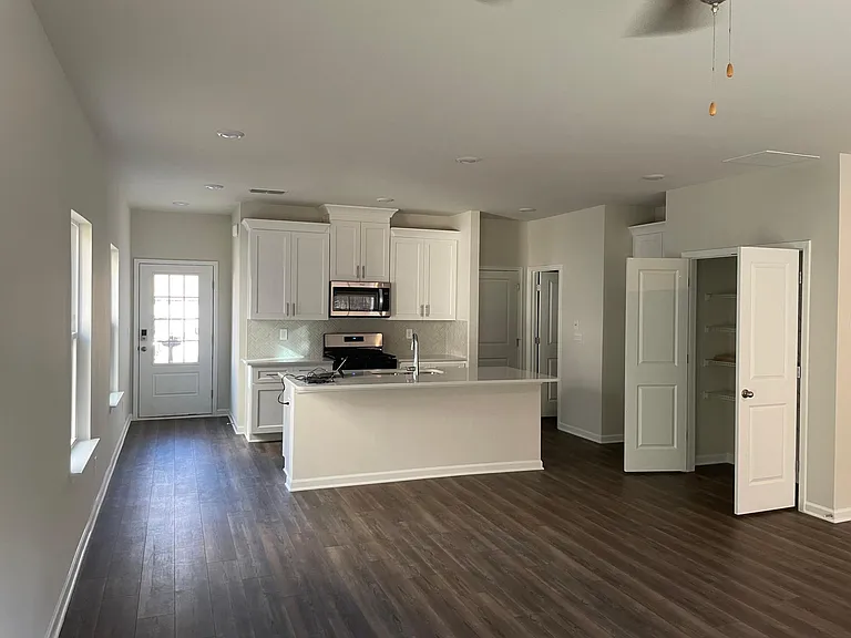 100 Cedar Ln — Photo 3