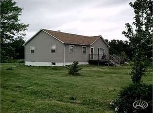 7701 Bilek Rd, Alma, IL 62807