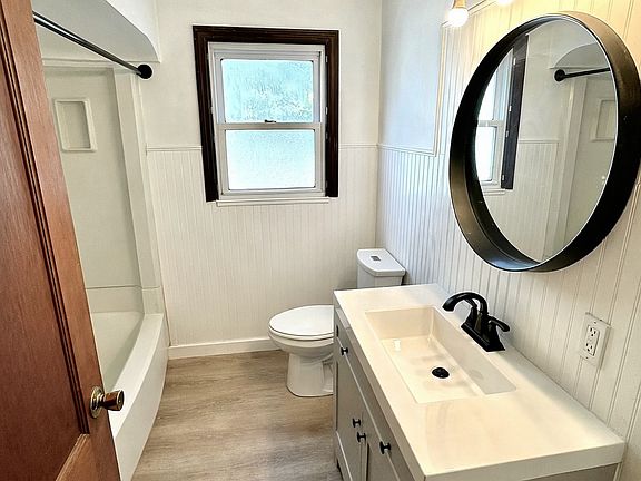 2nd image of 112 S Villa Dr