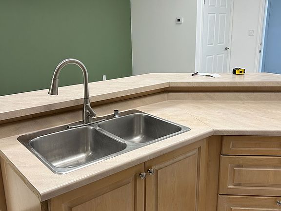 2nd image of 89 King St E #6