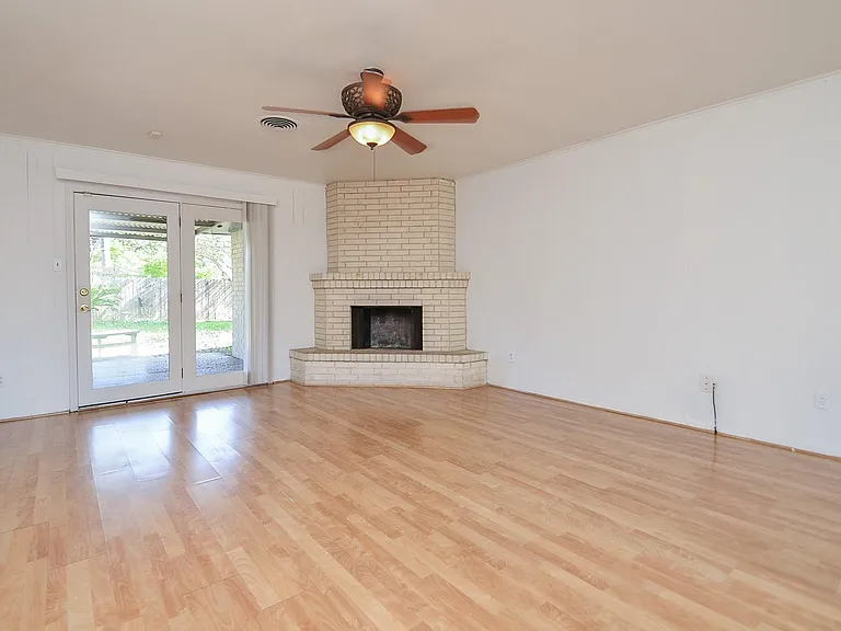 7327 Osage St — Photo 10