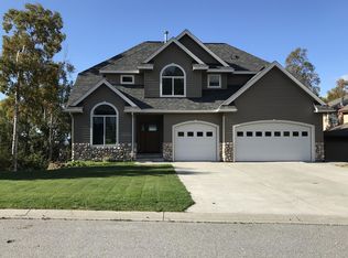 18330 Potter Bluff Cir, Anchorage, AK 99516
