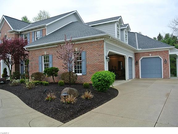2nd image of 8979 Woodstone Dr