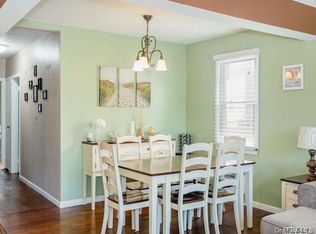225 Beach 125th St, Rockaway Park, NY 11694
