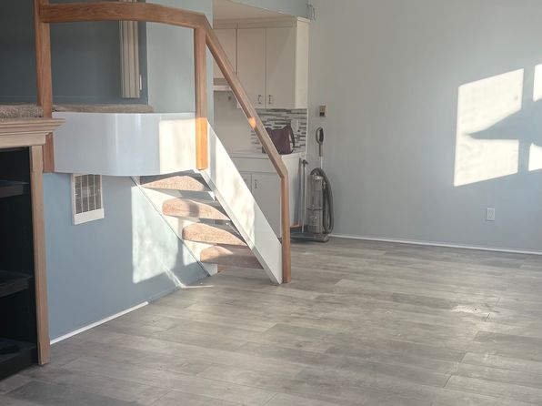 13 Alhambra Rd APT 2