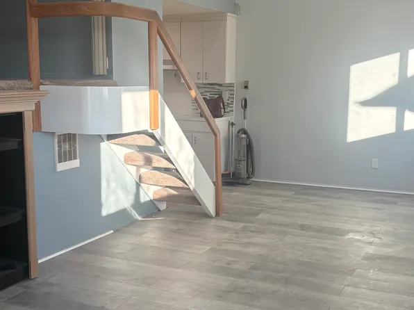 13 Alhambra Rd APT 2, Massapequa, NY 11758