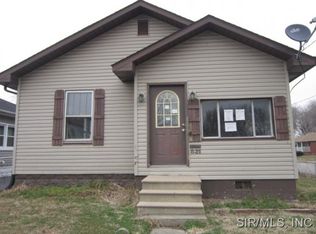 821 24th St, Granite City, IL 62040