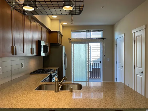 2105 NW Talus Dr, Issaquah, WA 98027