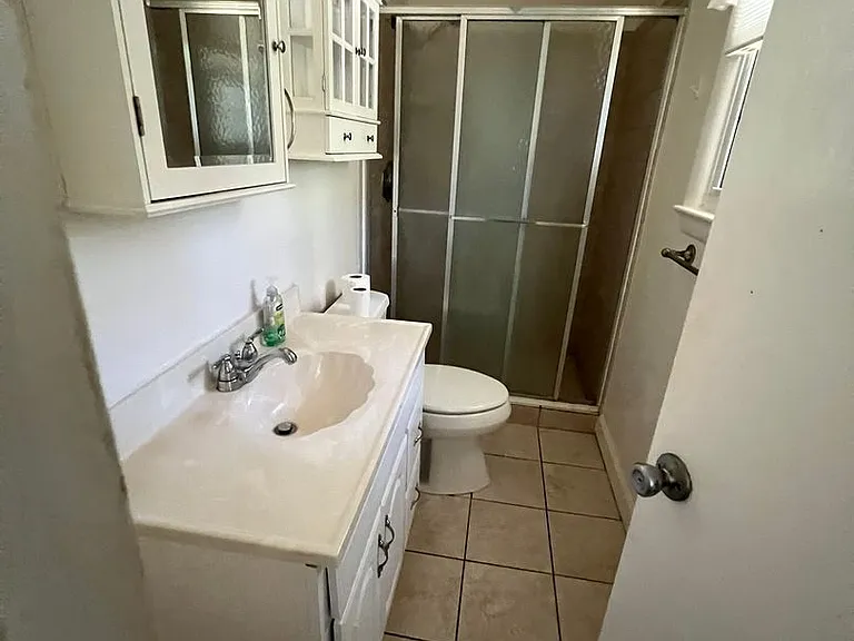 8407 W Boulevard Dr — Photo 10