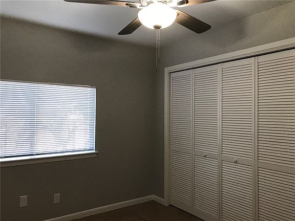 3rd image of 2805 Lovell Dr #B