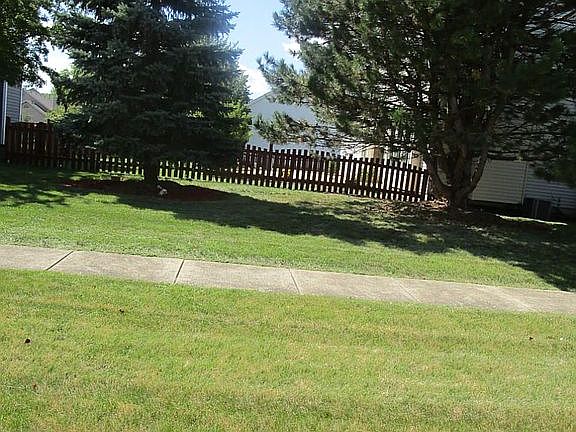 4th image of 812 Aster Ct