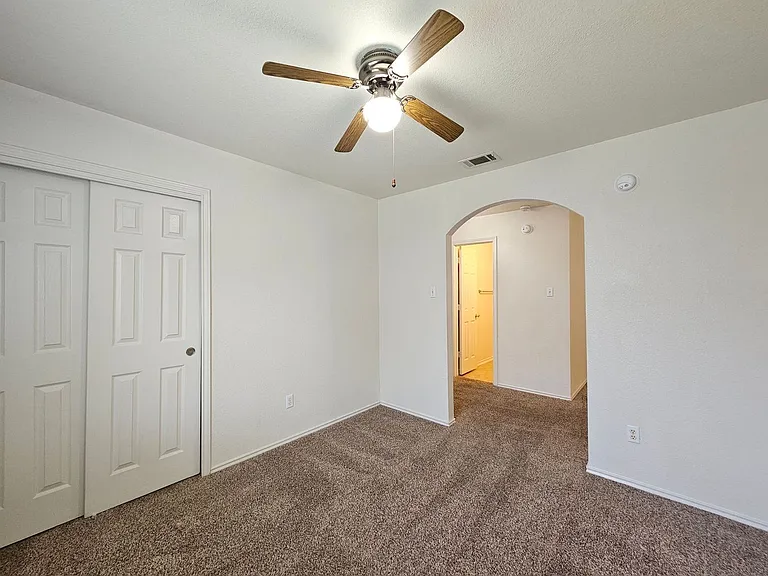 4604 Ledgestone Dr — Photo 16