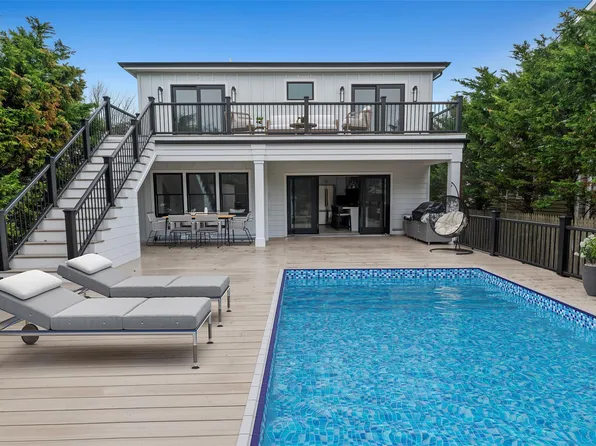 260 Wilmot Road, Ocean Beach, NY 11770