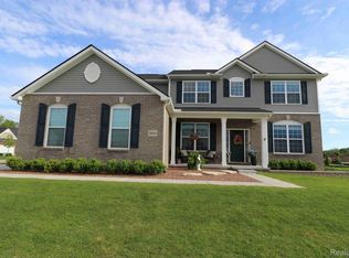 24641 Savory Dr, Macomb, MI 48042