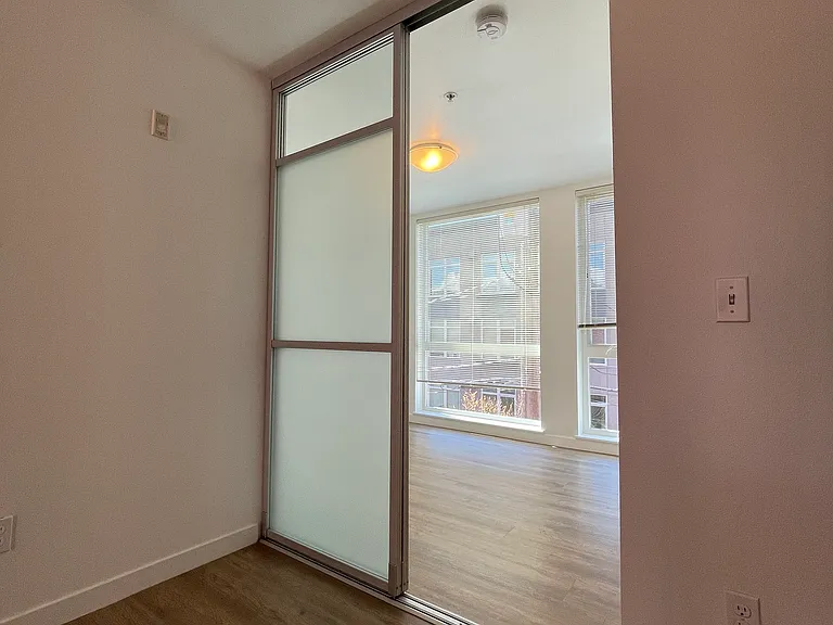 Queen Anne Flats — Photo 39