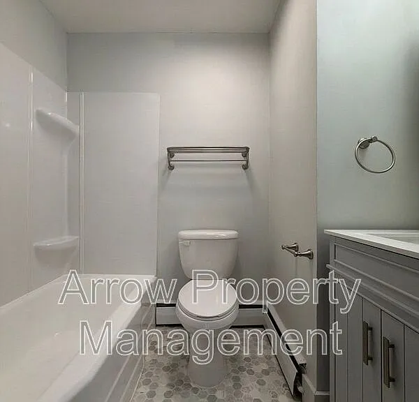4602 Saint Paul Ave #2 — Photo 6
