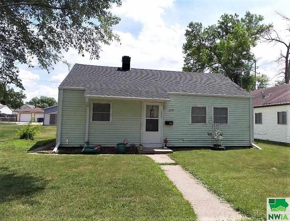 1st image of 2704 Rebecca St