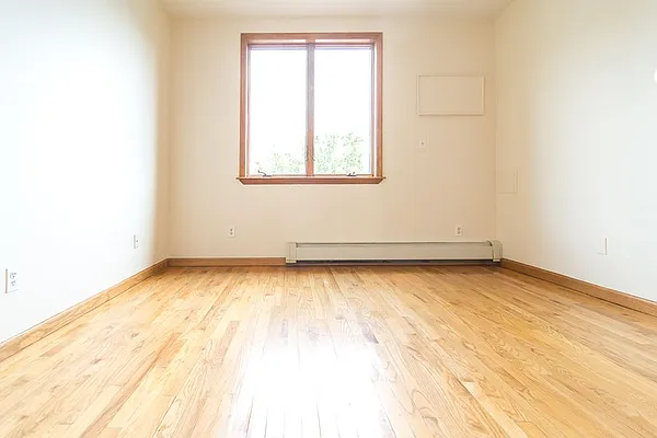 Rented by Greenpoint Properties | media 10