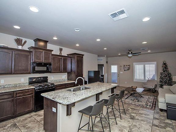 4th image of 8210 E Paraiso Pkwy