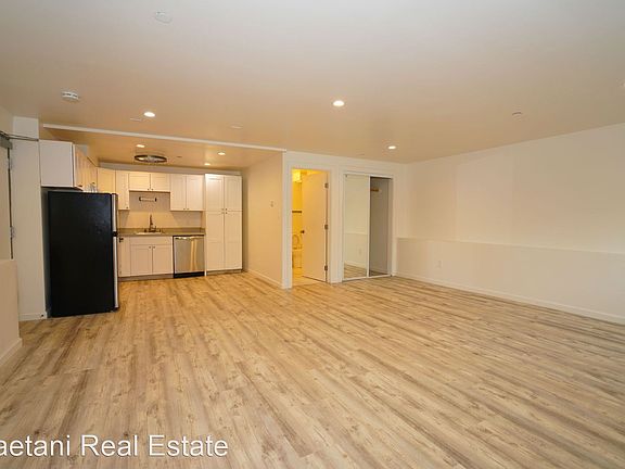 5th image of 4725 Irving St #11466168