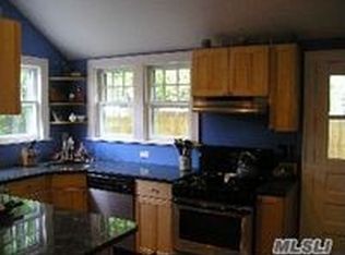 239 Cedar Ave, Patchogue, NY 11772
