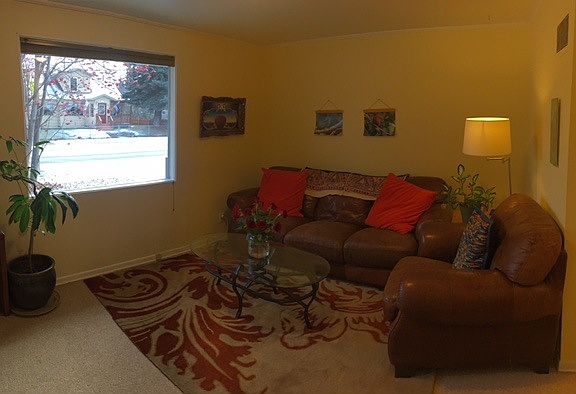 Livingroom w/ picture window