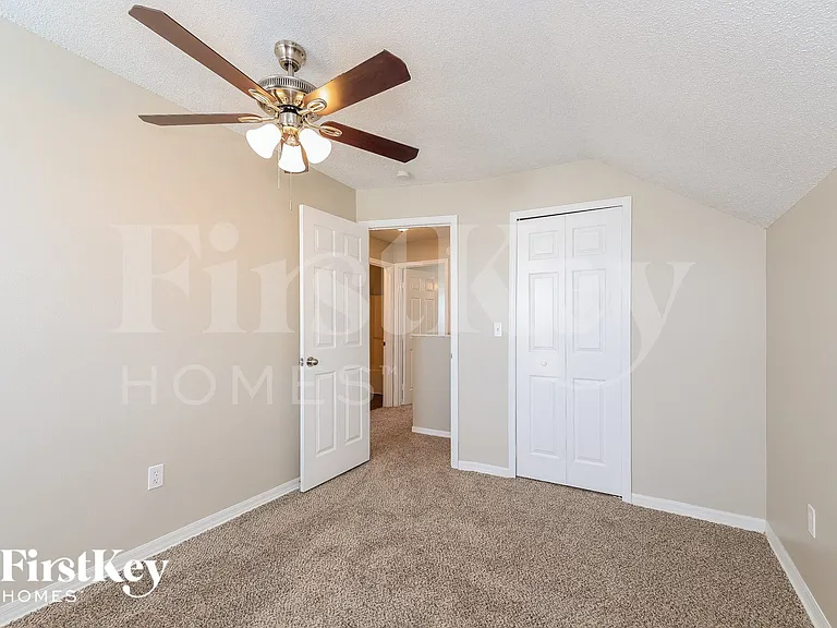 3789 Huntwicke Blvd — Photo 10