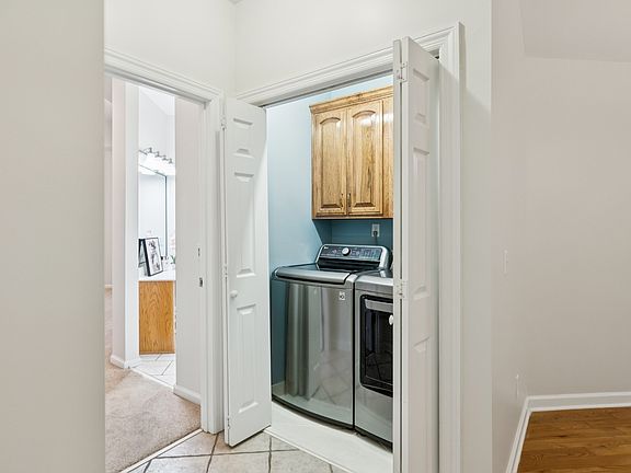 32nd image of 4024 Williamsport Pike