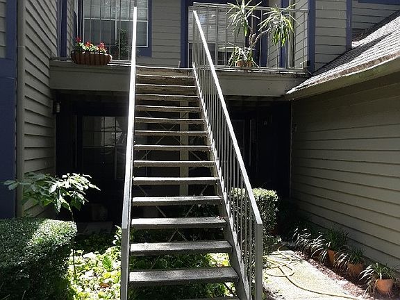 4th image of 952 Bird Bay Ct APT 204