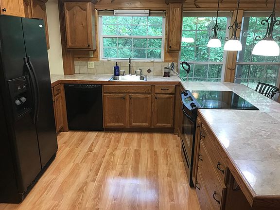Full size kitchen