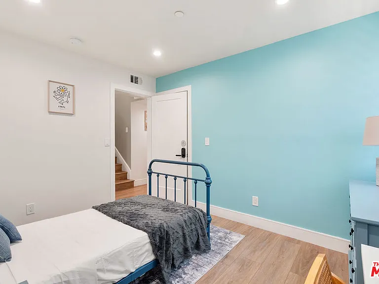 1341 N Mariposa Ave — Photo 30