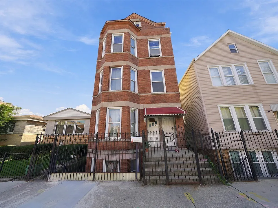 2335 W 21st St