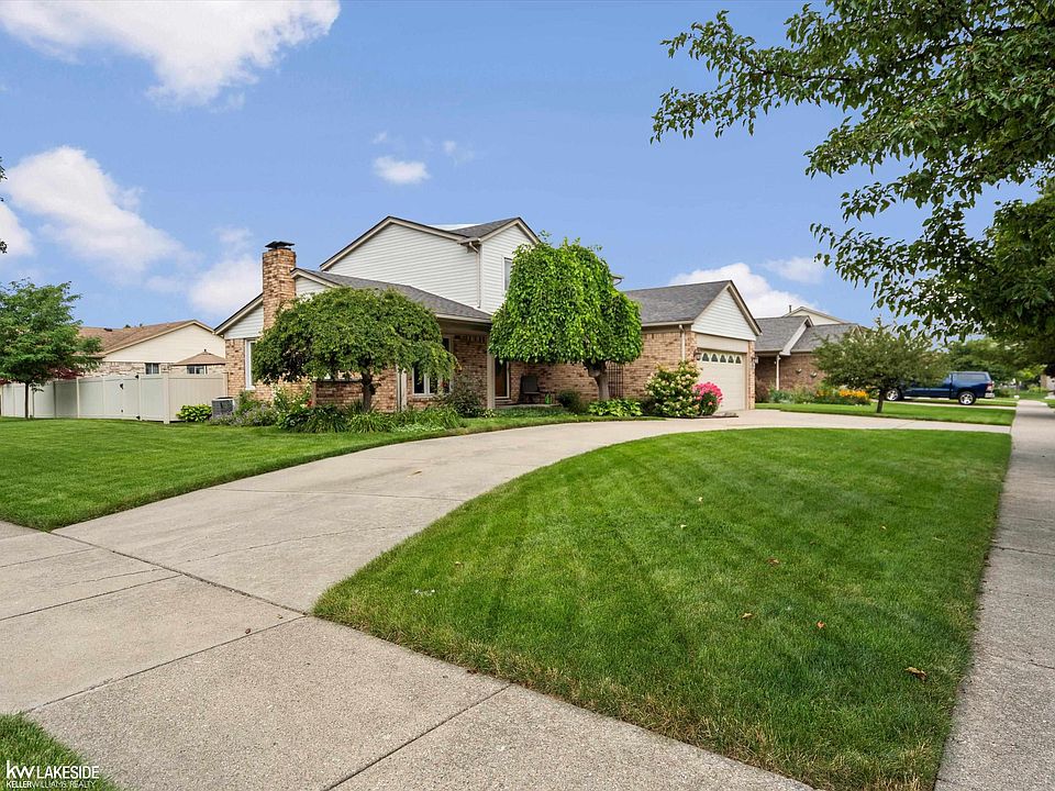 1st image of 46219 Loveland Dr