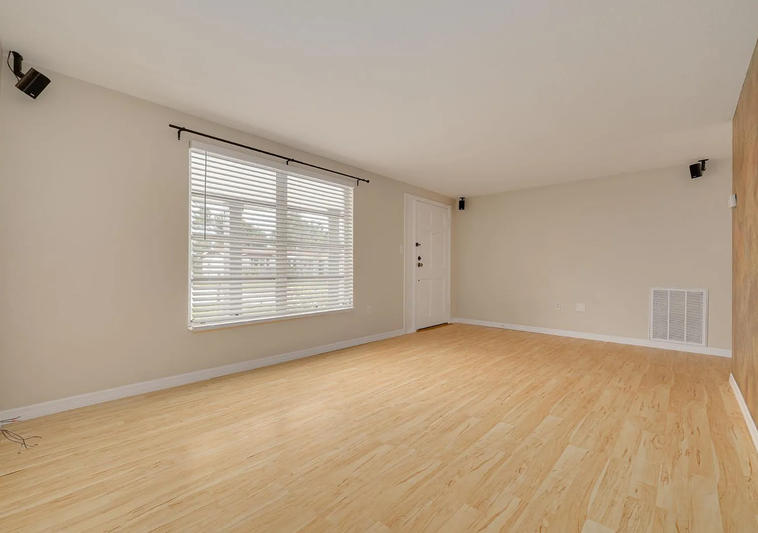 4907 Picture Ave — Photo 3