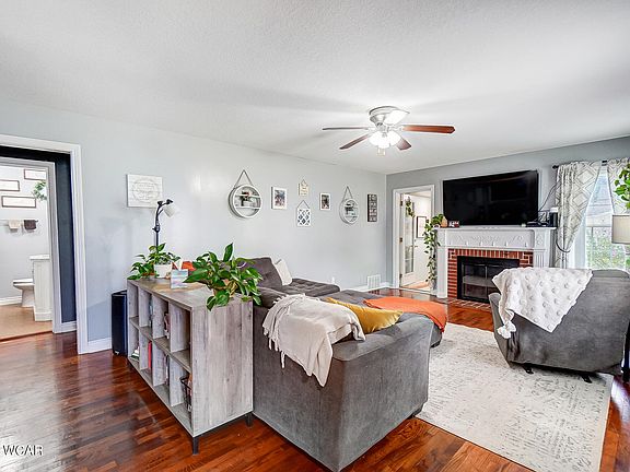 5th image of 1036 Oak Ln