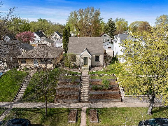 3rd image of 691 Orange Ave E