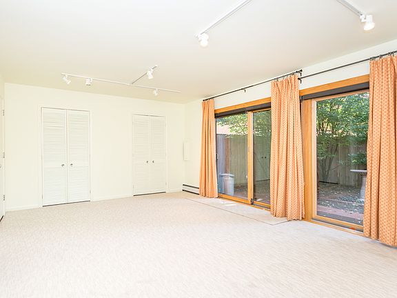 3rd image of 1341 Greenwillow Ln