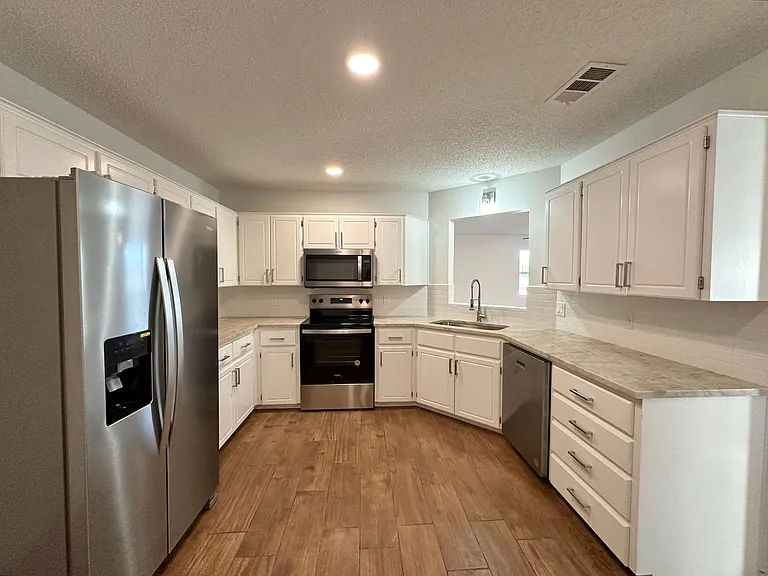 4403 Tidal Wave Dr — Photo 10