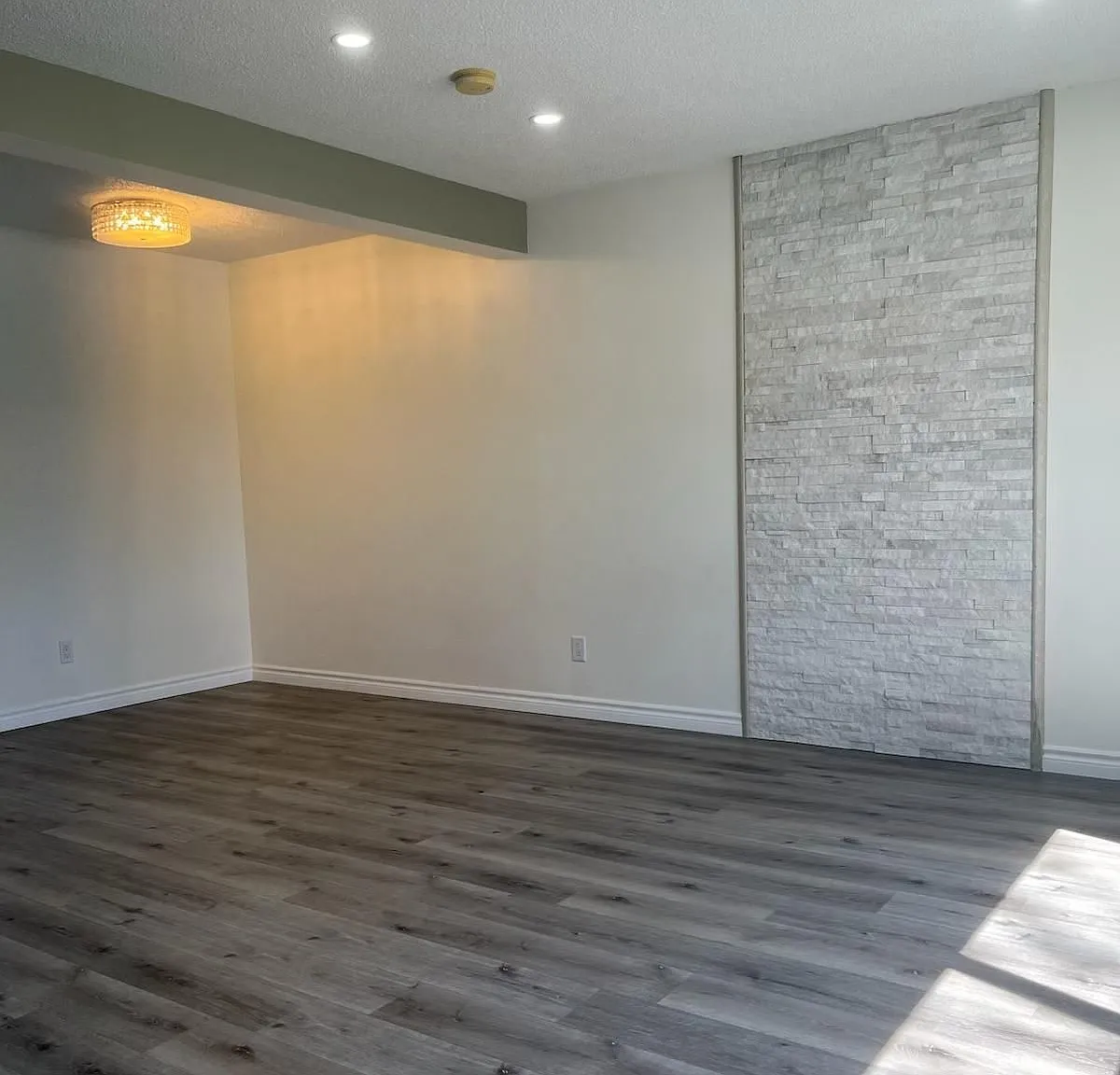 3 bed, $2,300 — Photo 2