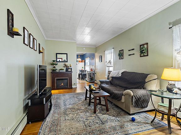 5th image of 1810 Brussels St