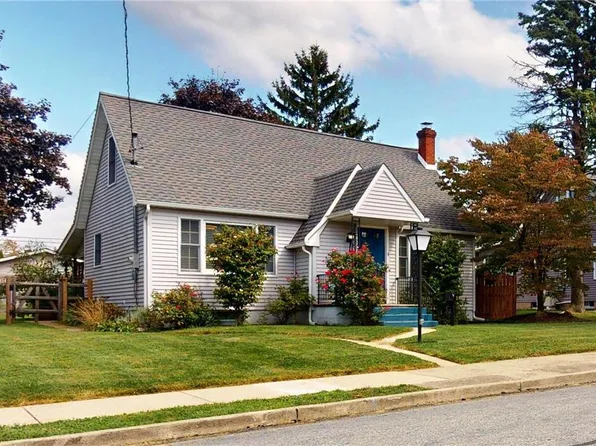 1073 5th St, Catasauqua, PA 18032