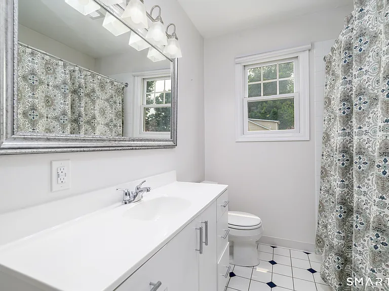 39 Kenilworth Dr W — Photo 19