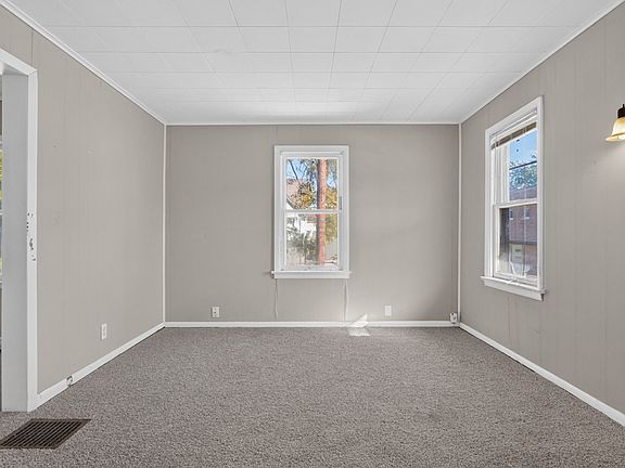 5th image of 104 N Allin St
