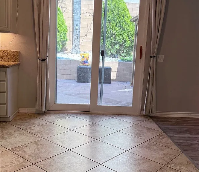 5425 Turin Way — Photo 10