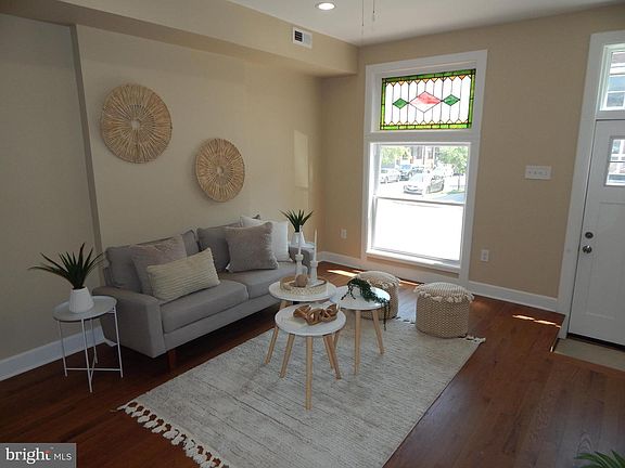 5th image of 3042 E Monument St