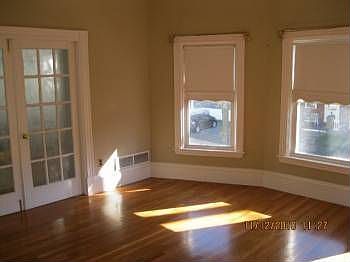 2nd image of 106 Waverly St #2