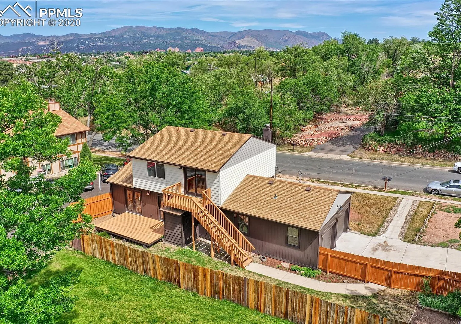 2 bed, 1000 sqft, $1,800 — Photo 2