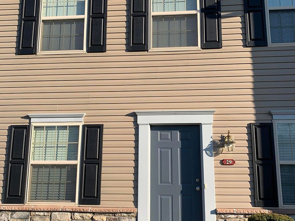 1st image of 29 N Oakwood Ln
