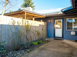 52366 SW 2nd St, Scappoose, OR 97056